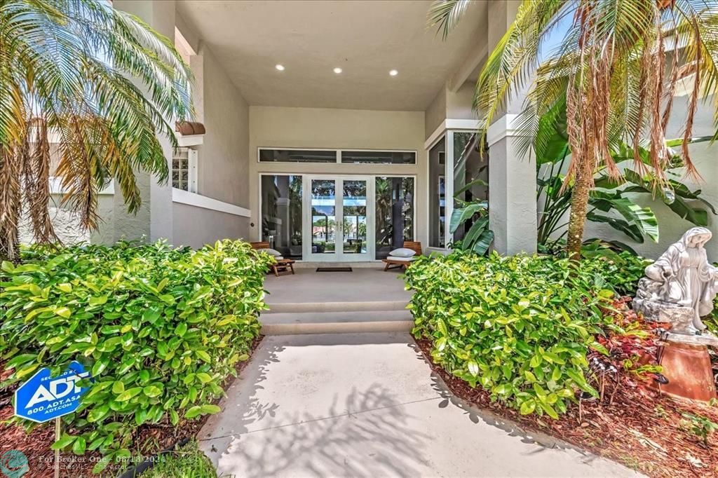 Active With Contract: $1,150,000 (5 beds, 3 baths, 3448 Square Feet)