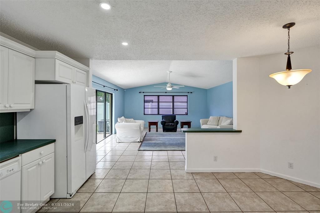 Active With Contract: $496,000 (3 beds, 2 baths, 1530 Square Feet)
