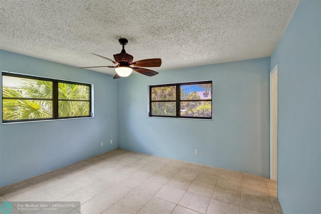 Active With Contract: $496,000 (3 beds, 2 baths, 1530 Square Feet)