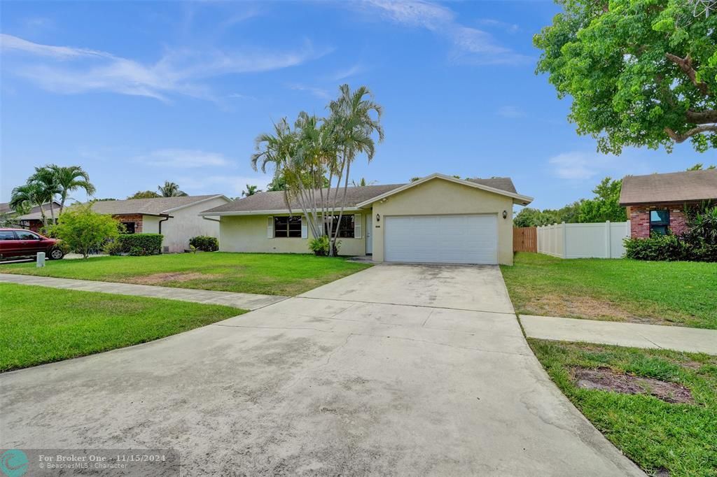 Active With Contract: $496,000 (3 beds, 2 baths, 1530 Square Feet)