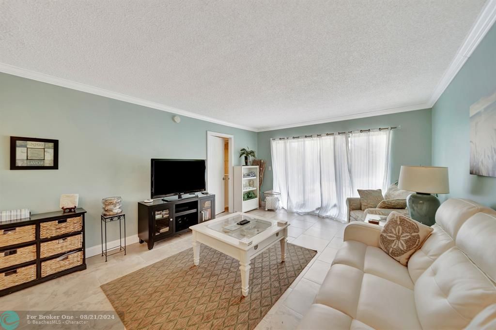 Recently Sold: $375,000 (2 beds, 2 baths, 1000 Square Feet)