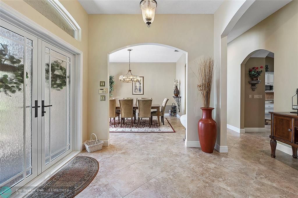 Recently Sold: $925,000 (4 beds, 3 baths, 2895 Square Feet)