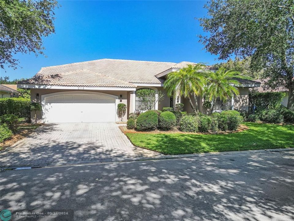 Recently Sold: $925,000 (4 beds, 3 baths, 2895 Square Feet)