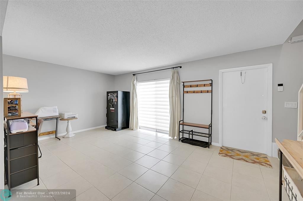 Active With Contract: $375,000 (3 beds, 2 baths, 1540 Square Feet)