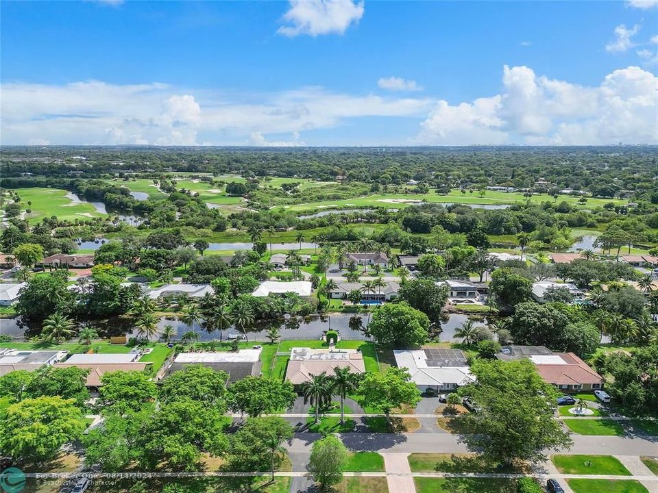 Active With Contract: $877,000 (3 beds, 2 baths, 1830 Square Feet)