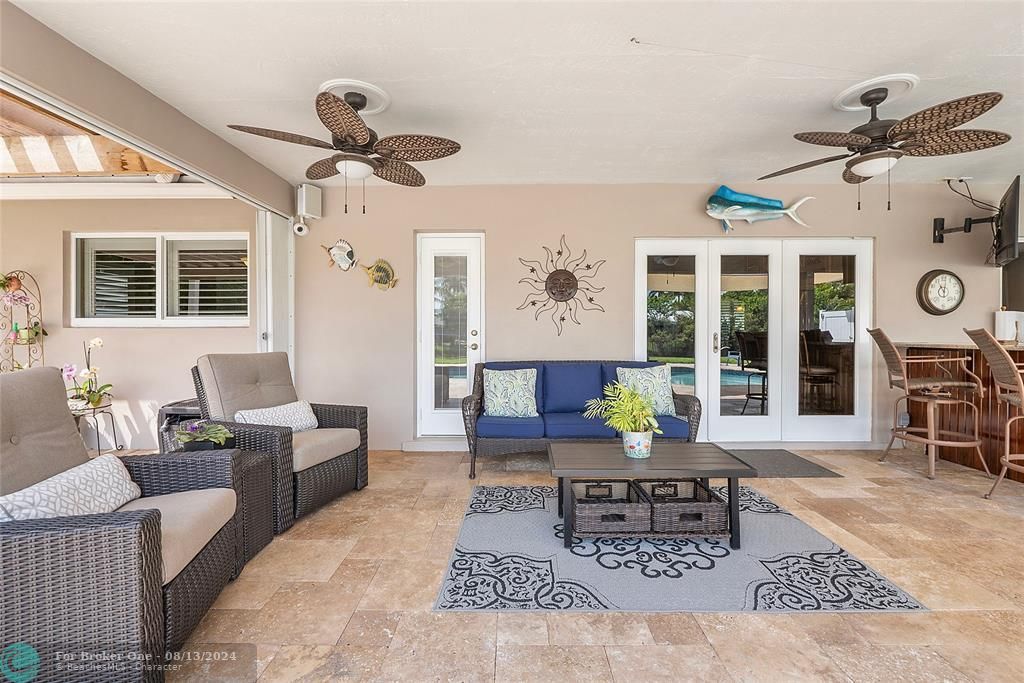 Recently Sold: $877,000 (3 beds, 2 baths, 1830 Square Feet)