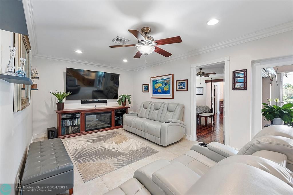 Recently Sold: $877,000 (3 beds, 2 baths, 1830 Square Feet)