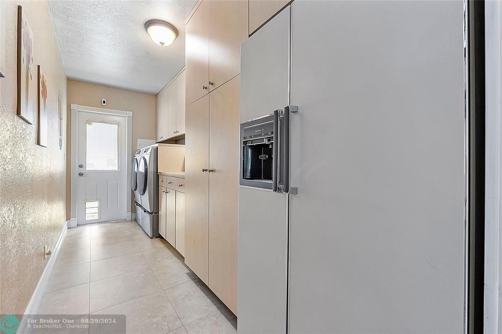 Recently Sold: $877,000 (3 beds, 2 baths, 1830 Square Feet)