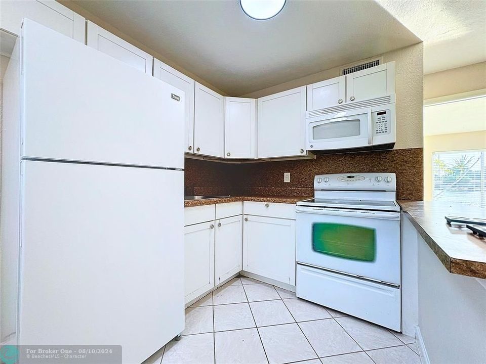 For Rent: $1,650 (1 beds, 1 baths, 500 Square Feet)