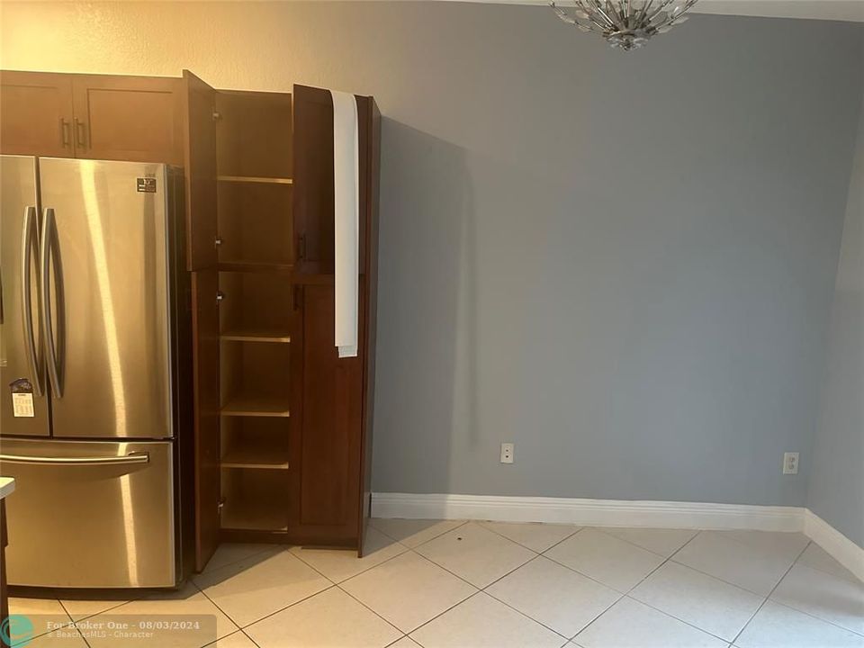 For Rent: $2,500 (3 beds, 2 baths, 1318 Square Feet)