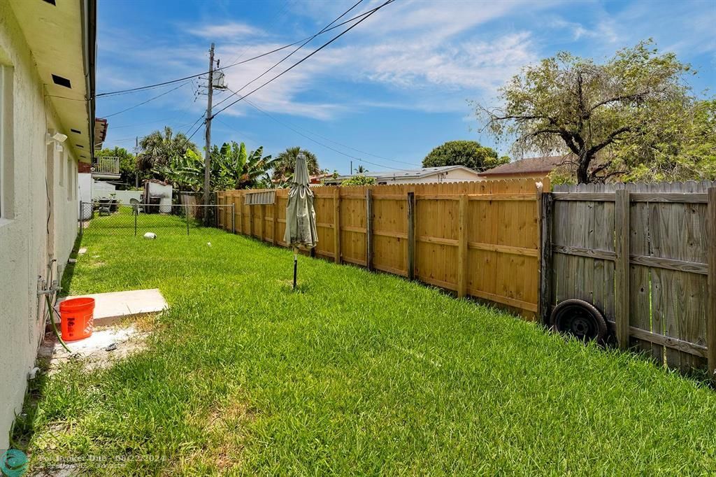 Active With Contract: $399,000 (3 beds, 2 baths, 1345 Square Feet)