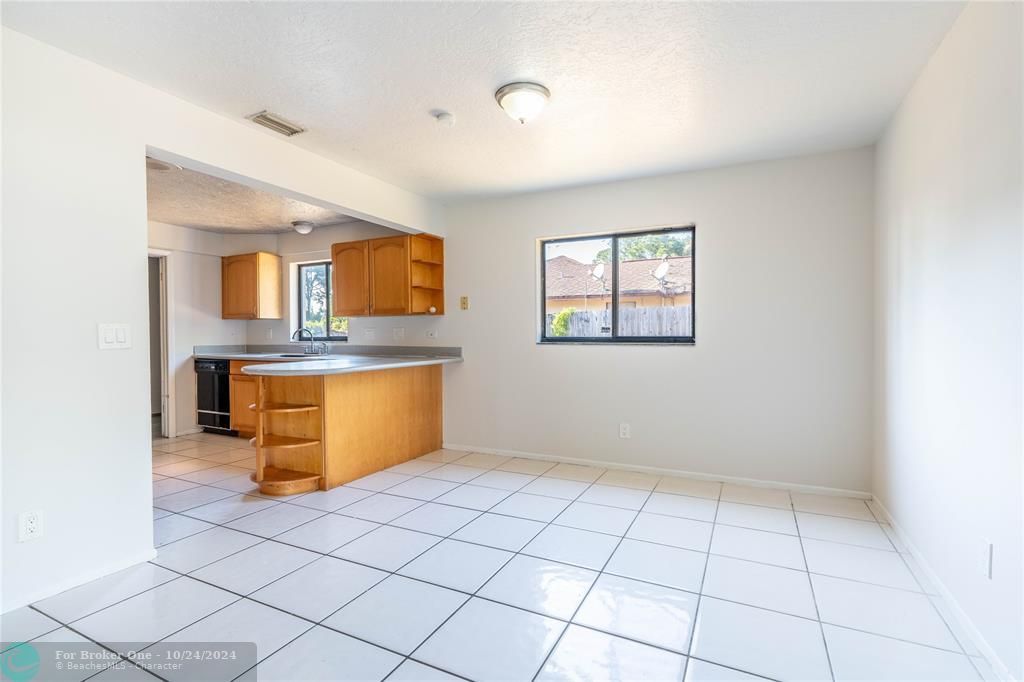 For Sale: $269,000 (4 beds, 2 baths, 1423 Square Feet)