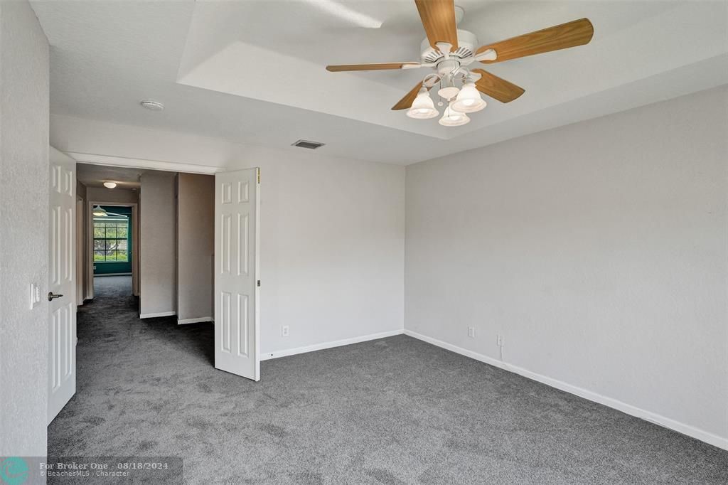 Active With Contract: $450,000 (3 beds, 2 baths, 1536 Square Feet)