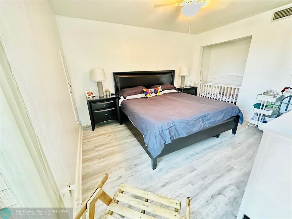 For Sale: $330,000 (2 beds, 1 baths, 816 Square Feet)