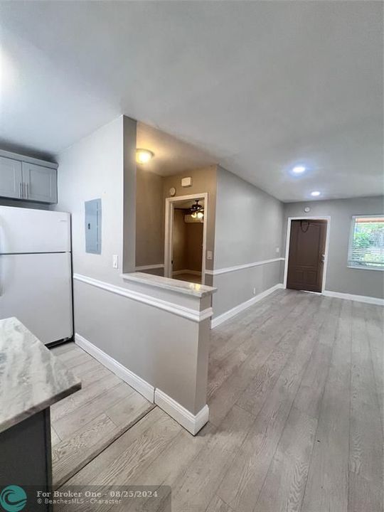 For Sale: $1,850 (1 beds, 1 baths, 0 Square Feet)