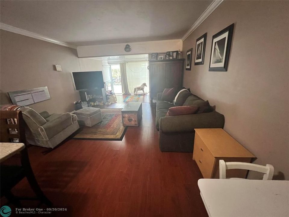 Vendido Recientemente: $199,900 (2 camas, 1 baños, 821 Pies cuadrados)