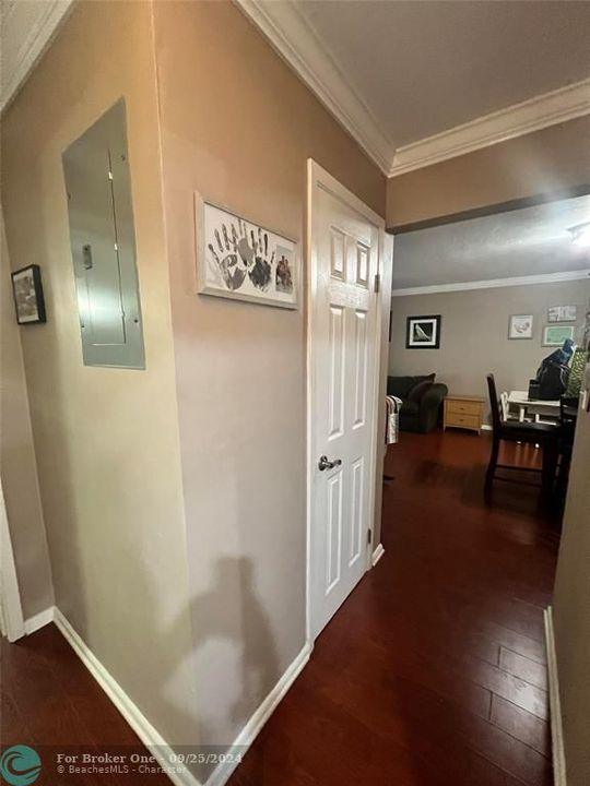 Recently Sold: $199,900 (2 beds, 1 baths, 821 Square Feet)