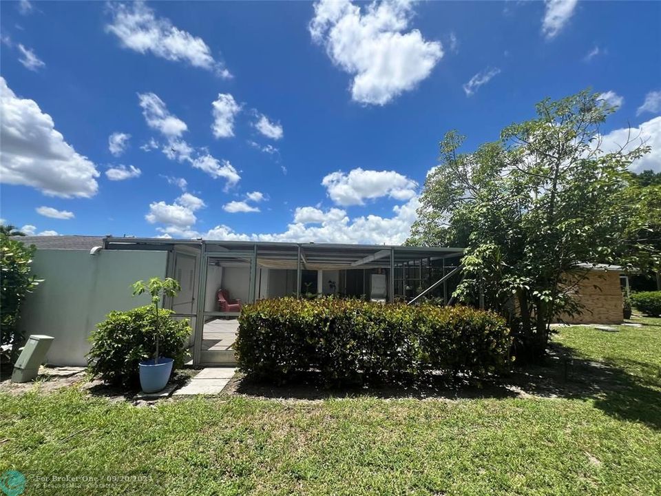 Recently Sold: $199,900 (2 beds, 1 baths, 821 Square Feet)