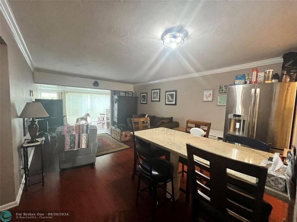 Recently Sold: $199,900 (2 beds, 1 baths, 821 Square Feet)