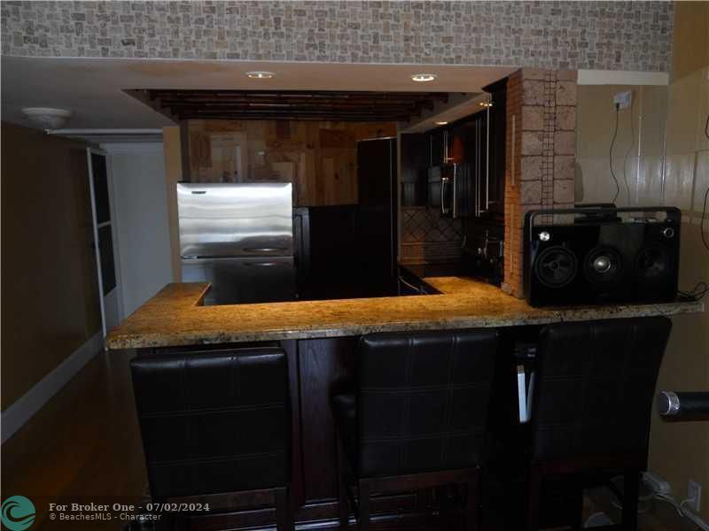 For Rent: $1,775 (1 beds, 1 baths, 650 Square Feet)