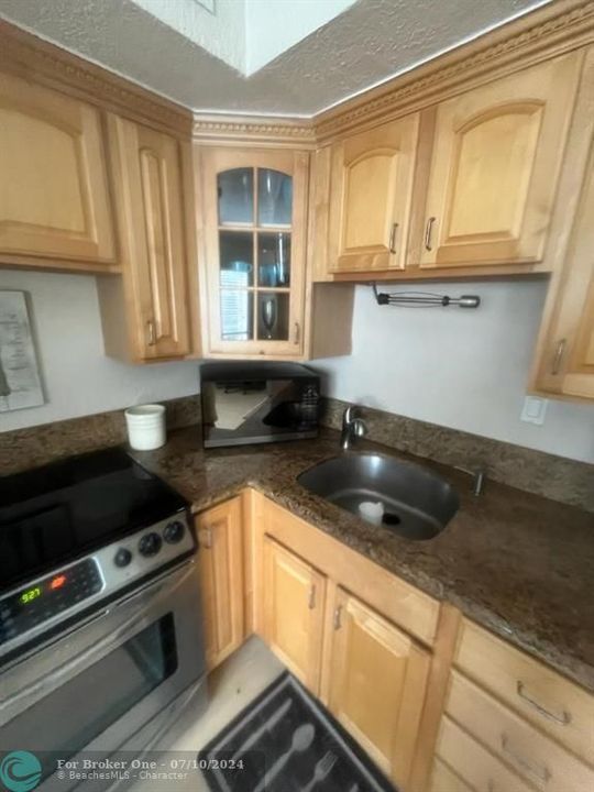 For Rent: $2,150 (1 beds, 1 baths, 470 Square Feet)
