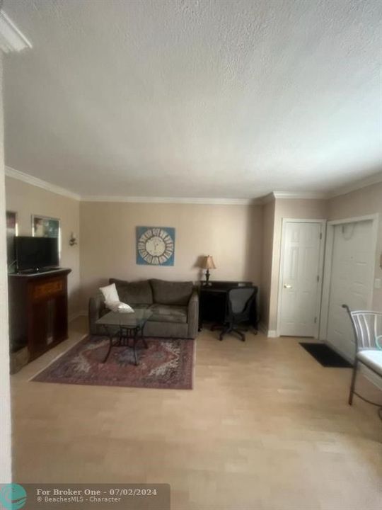For Rent: $2,150 (1 beds, 1 baths, 470 Square Feet)