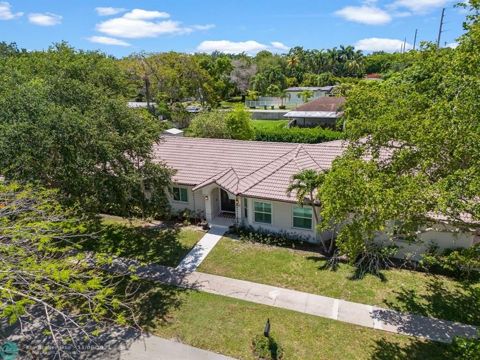 Active With Contract: $1,499,900 (4 beds, 3 baths, 2543 Square Feet)