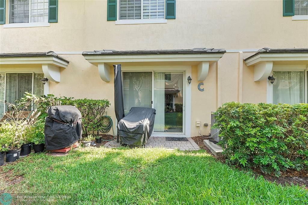 Recently Sold: $484,900 (2 beds, 2 baths, 1600 Square Feet)