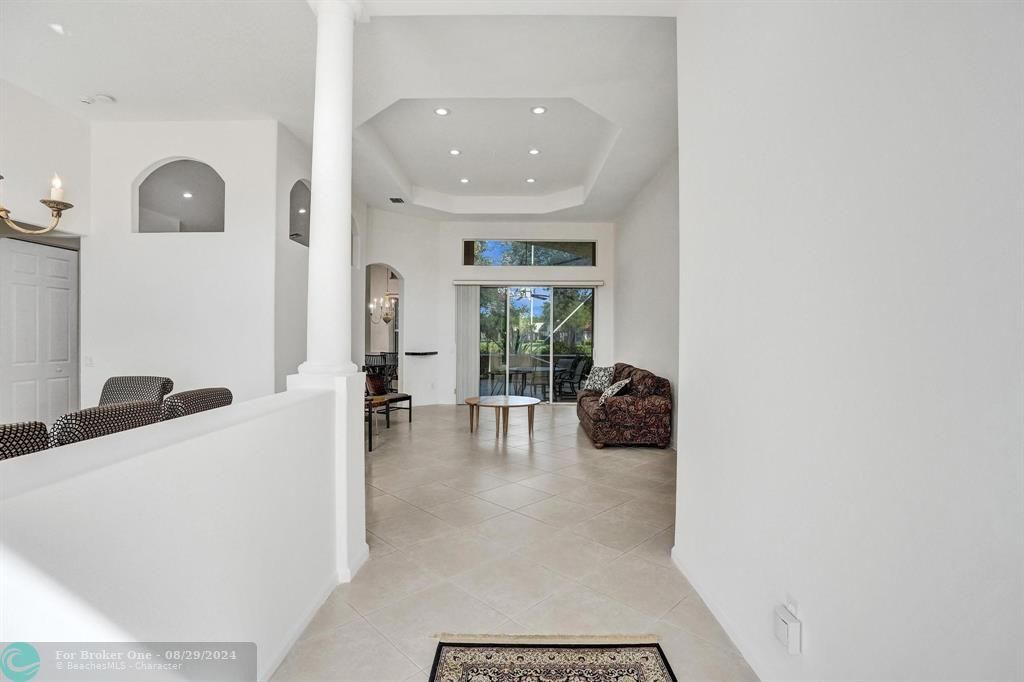 Recently Sold: $625,000 (3 beds, 2 baths, 2544 Square Feet)