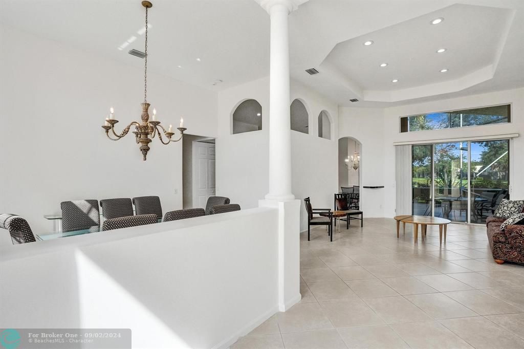 Recently Sold: $625,000 (3 beds, 2 baths, 2544 Square Feet)