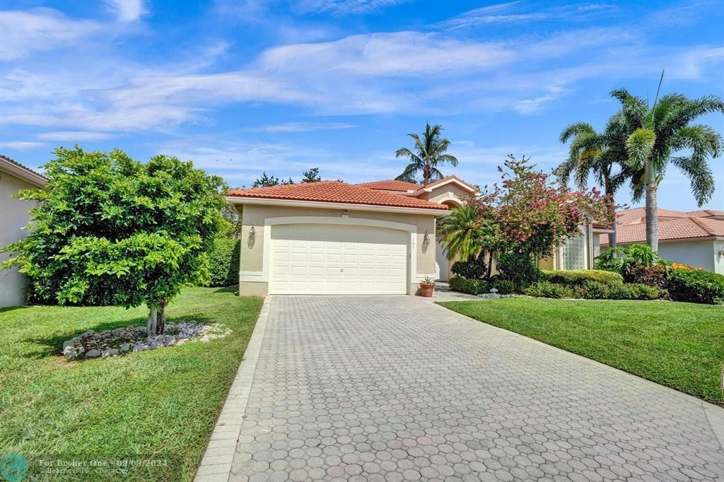 Recently Sold: $625,000 (3 beds, 2 baths, 2544 Square Feet)