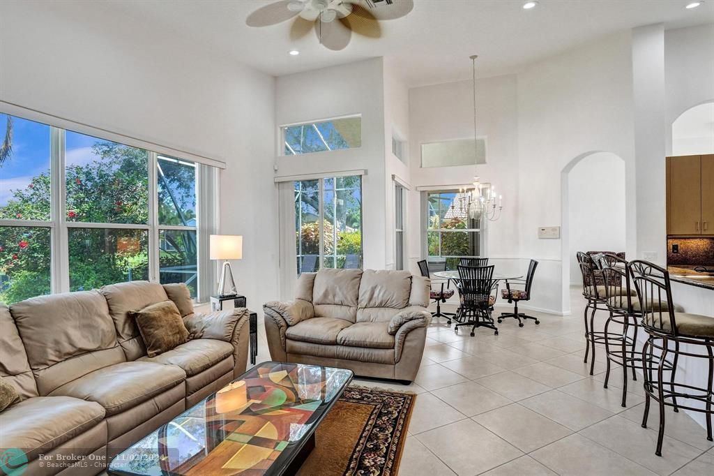 Recently Sold: $625,000 (3 beds, 2 baths, 2544 Square Feet)