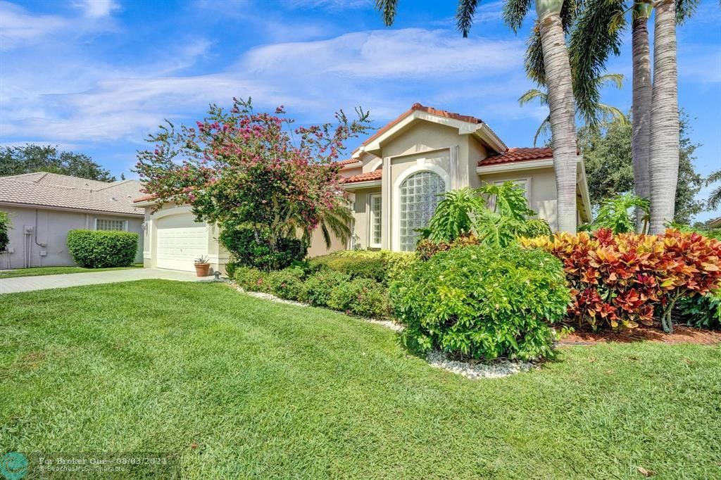 Recently Sold: $625,000 (3 beds, 2 baths, 2544 Square Feet)