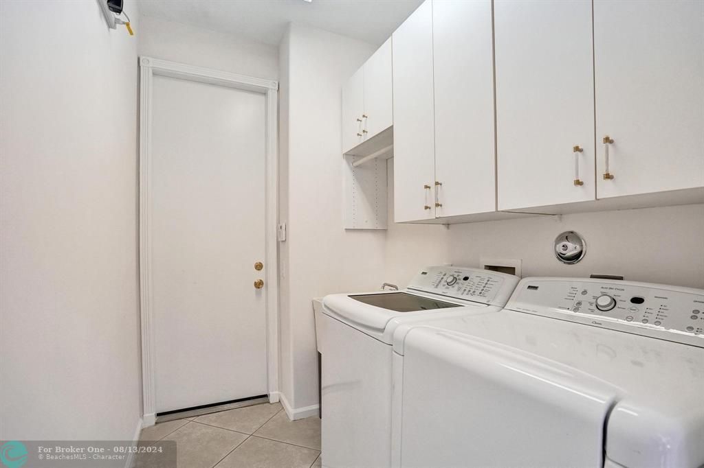 For Sale: $678,950 (3 beds, 2 baths, 2544 Square Feet)