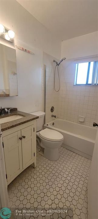 Recently Rented: $3,000 (3 beds, 2 baths, 1342 Square Feet)