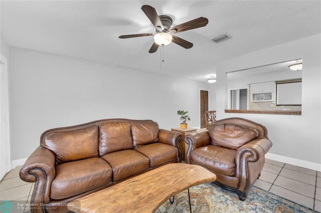 Active With Contract: $575,000 (3 beds, 2 baths, 1889 Square Feet)