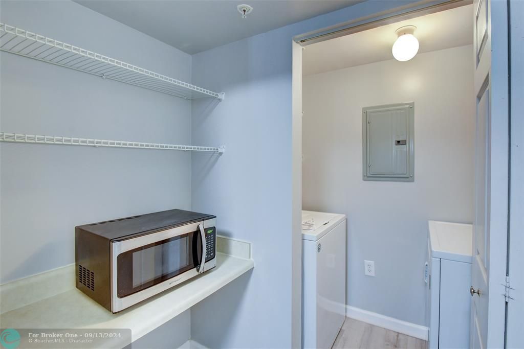 Active With Contract: $2,100 (2 beds, 2 baths, 1152 Square Feet)