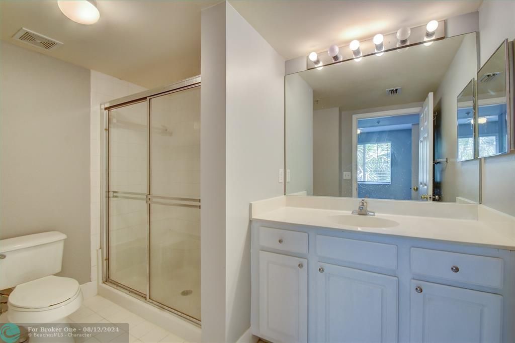 Active With Contract: $2,100 (2 beds, 2 baths, 1152 Square Feet)