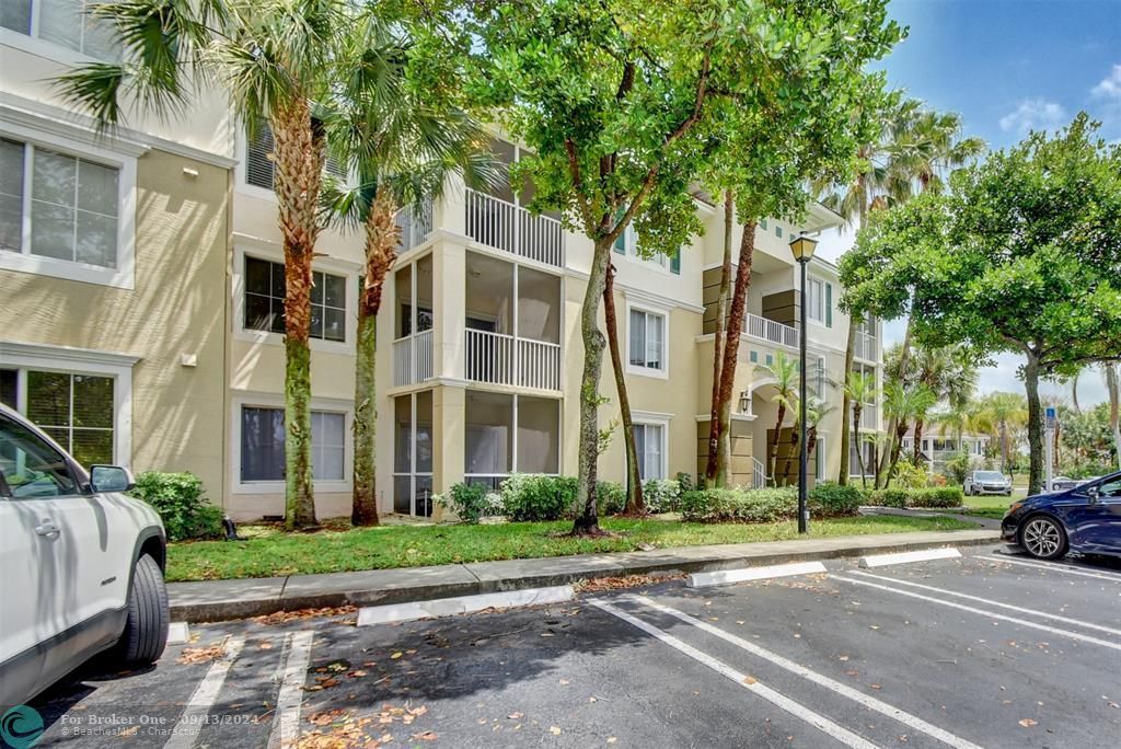 Active With Contract: $2,100 (2 beds, 2 baths, 1152 Square Feet)