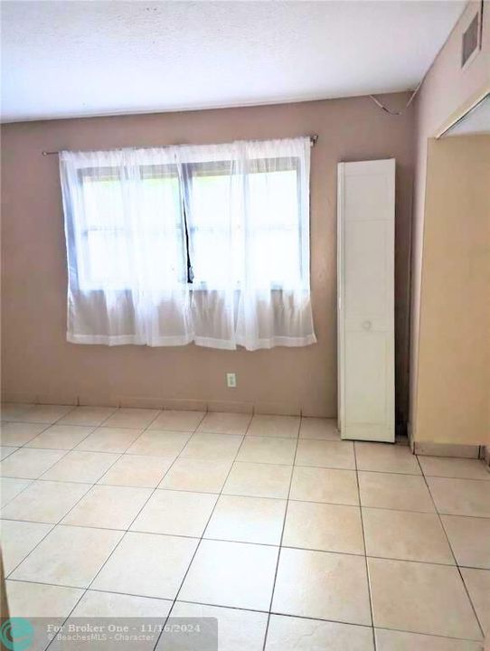 Recientemente alquilado: $2,300 (2 camas, 1 baños, 1362 Pies cuadrados)