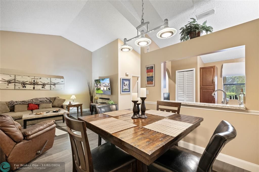 Recently Sold: $380,000 (2 beds, 2 baths, 1120 Square Feet)