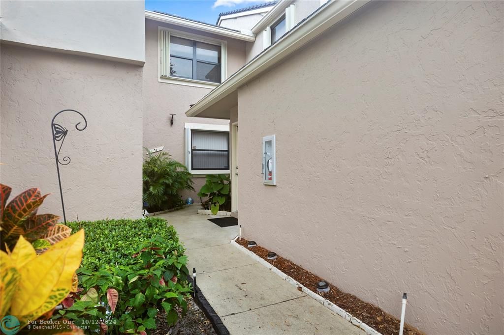 Recently Sold: $380,000 (2 beds, 2 baths, 1120 Square Feet)