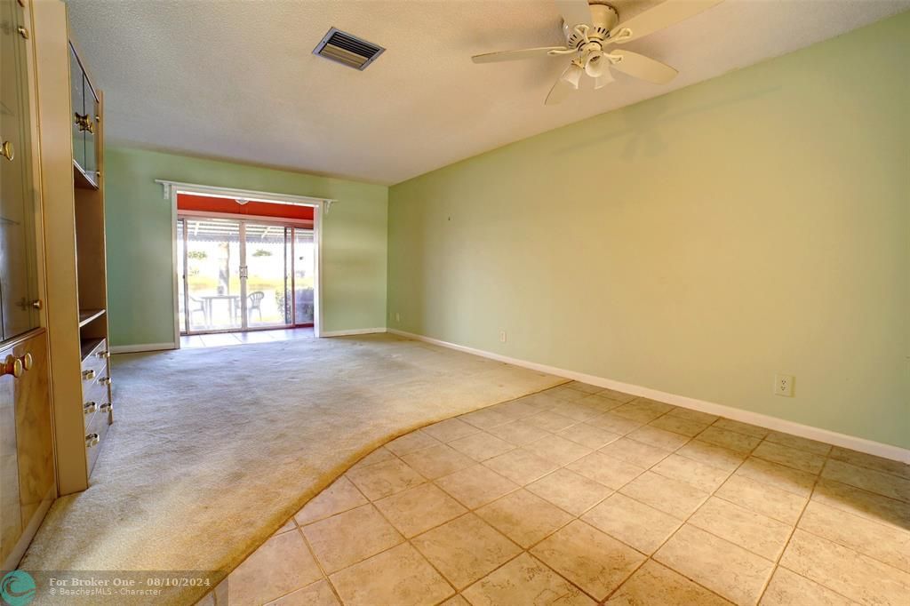 Recently Sold: $200,000 (2 beds, 2 baths, 936 Square Feet)