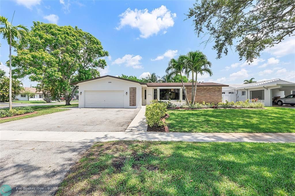 For Sale: $825,000 (4 beds, 3 baths, 2443 Square Feet)