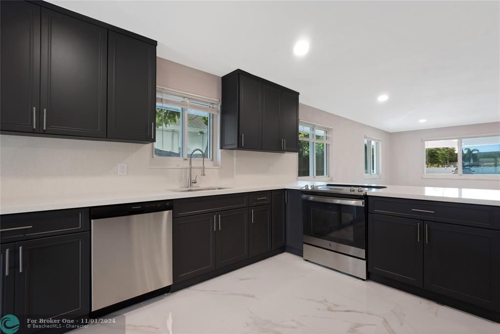 Recently Sold: $699,000 (3 beds, 2 baths, 1784 Square Feet)