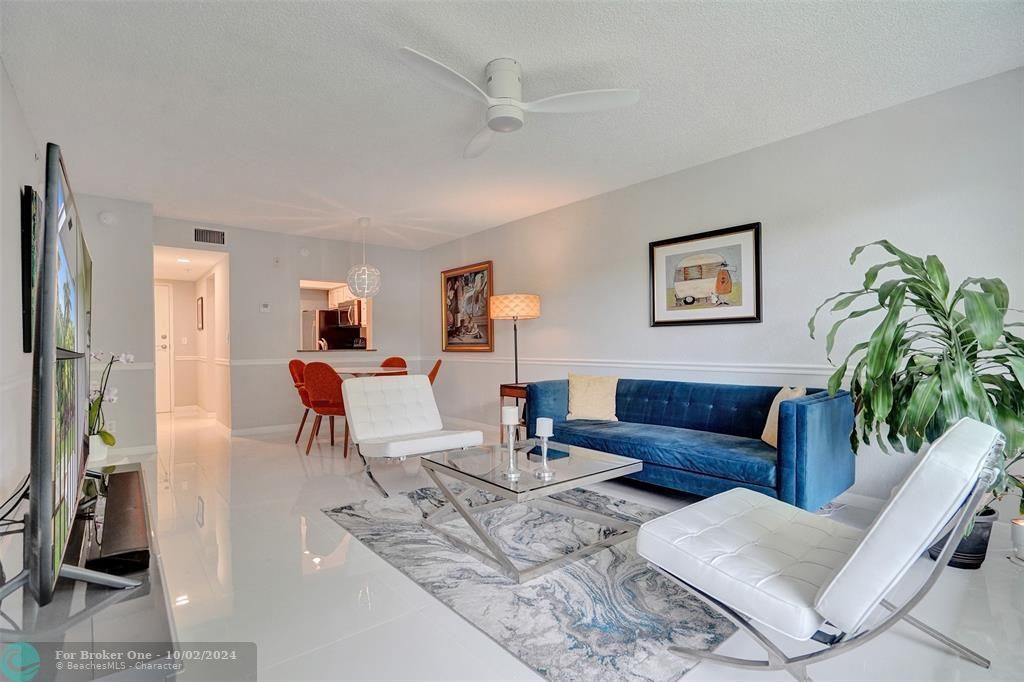 Active With Contract: $210,000 (1 beds, 1 baths, 775 Square Feet)