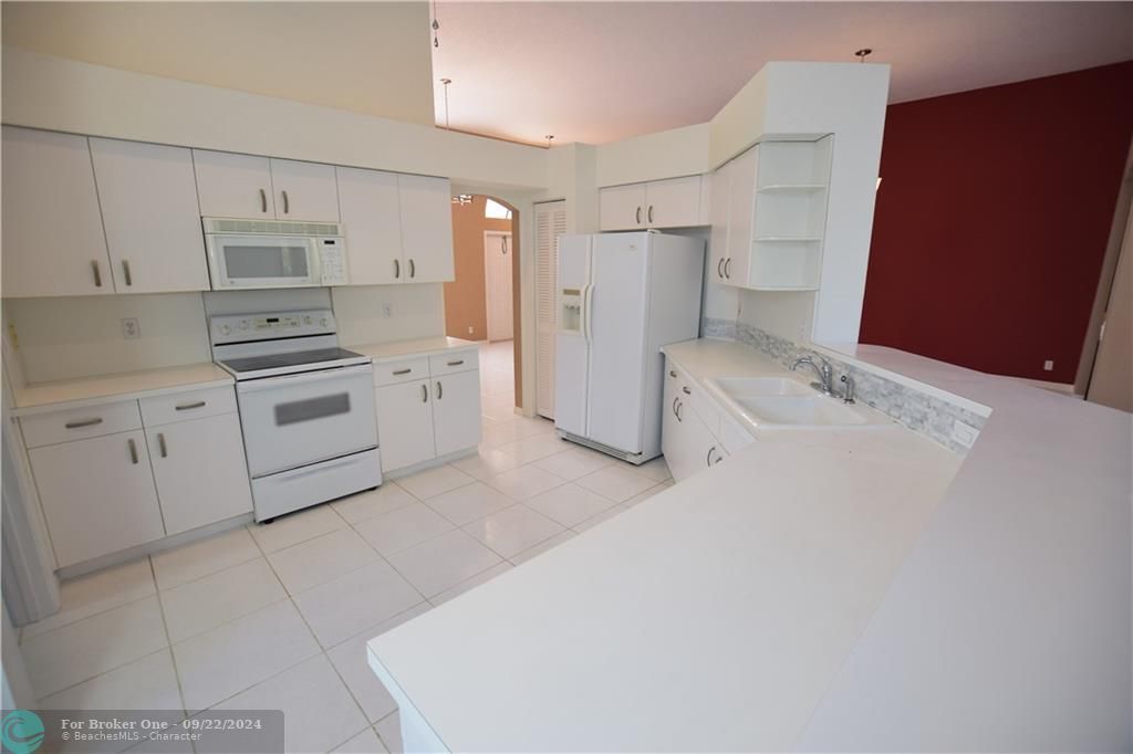 Active With Contract: $4,500 (4 beds, 2 baths, 2276 Square Feet)