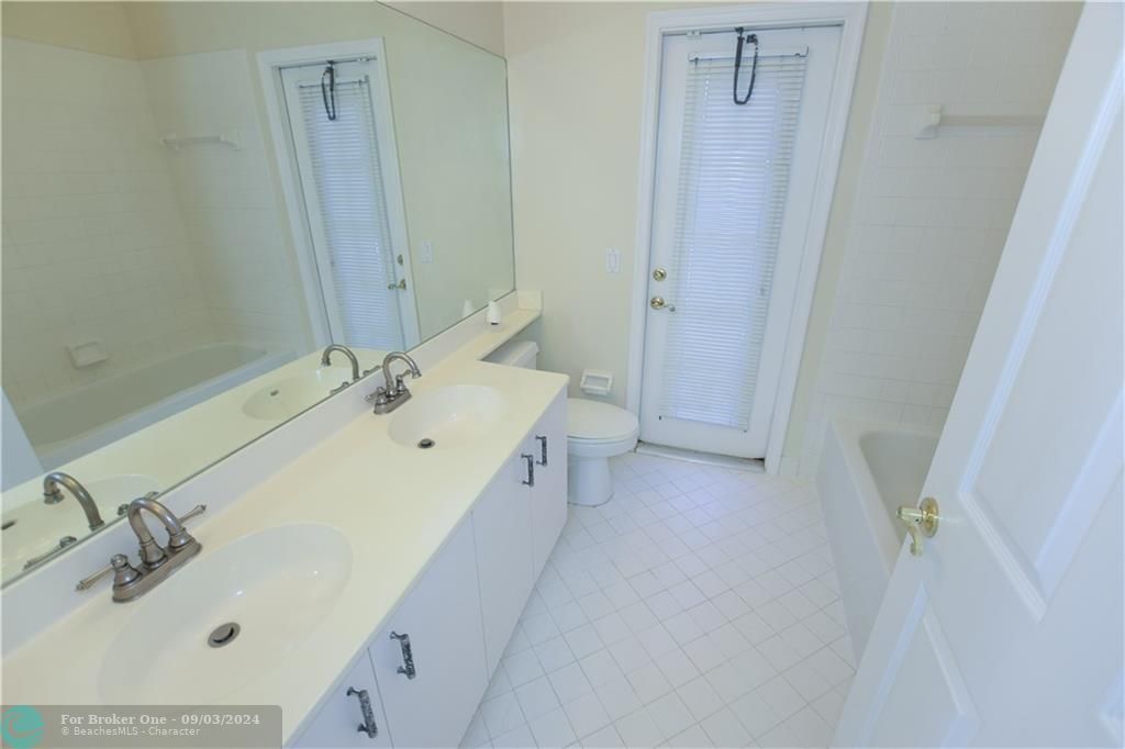 Active With Contract: $4,500 (4 beds, 2 baths, 2276 Square Feet)