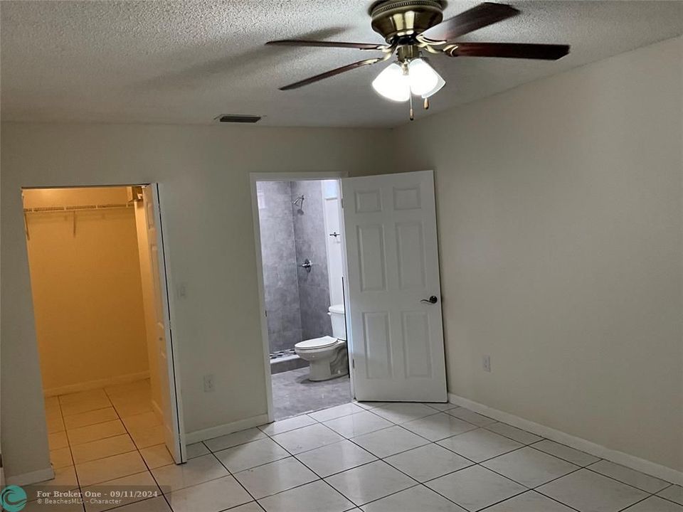 For Rent: $3,500 (3 beds, 2 baths, 1240 Square Feet)