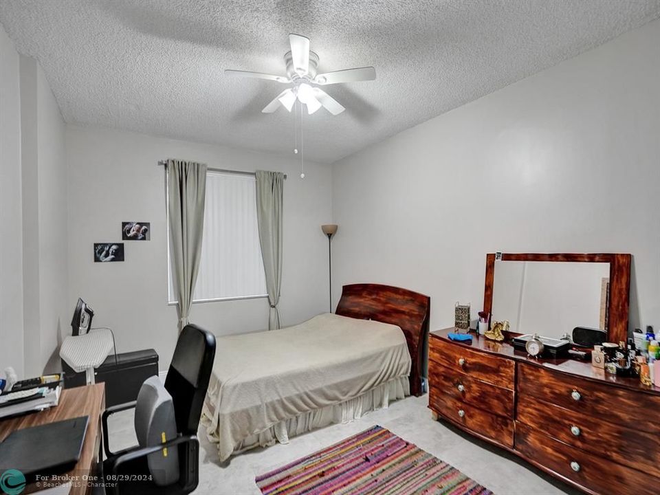 For Sale: $280,000 (2 beds, 2 baths, 1183 Square Feet)